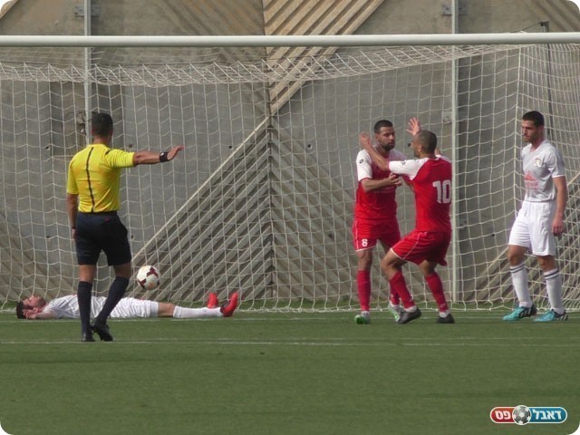 שער השוויון של כפר קאסם (שקד מורג)